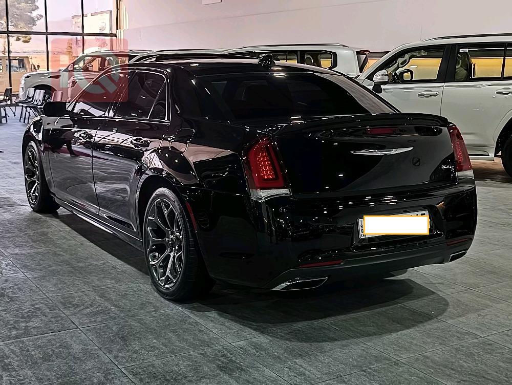 کرایسلەر 300